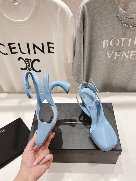 Босоножки фото 3