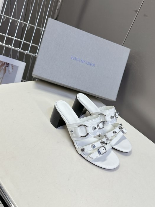 Босоножки фото 2