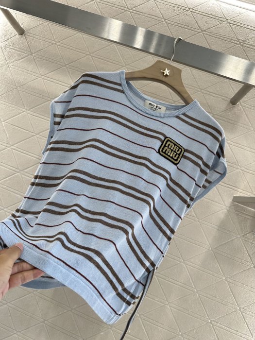 T-shirt women's фото 6