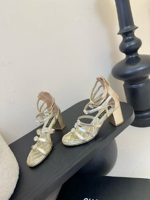 Sandals фото 2