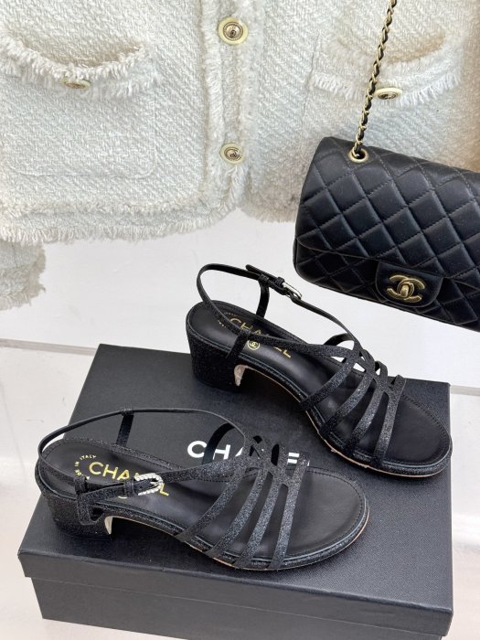 Босоножки фото 3