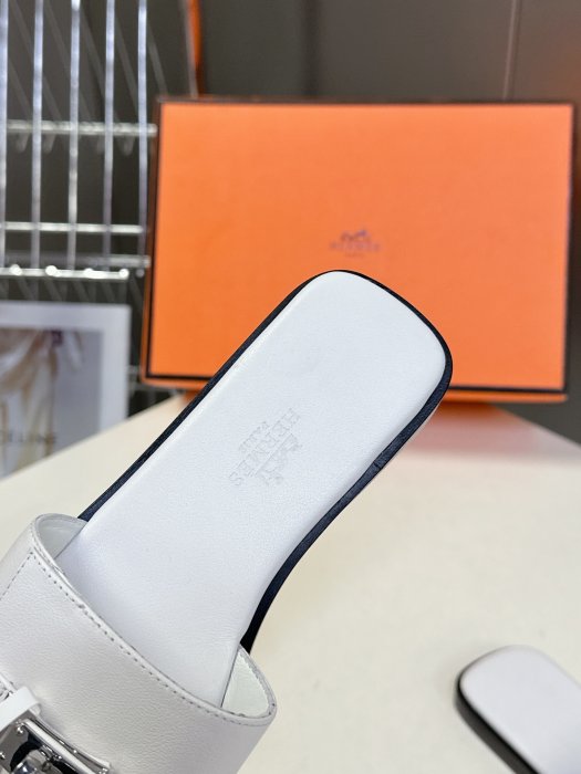 Шлепанцы фото 8