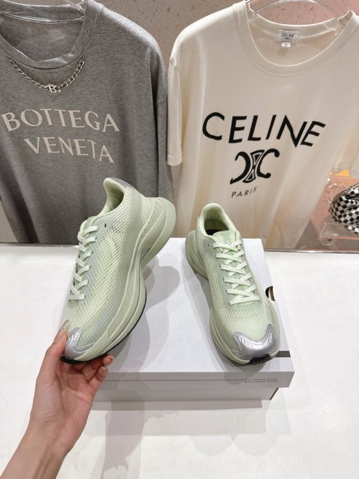 Кросівки фото 5