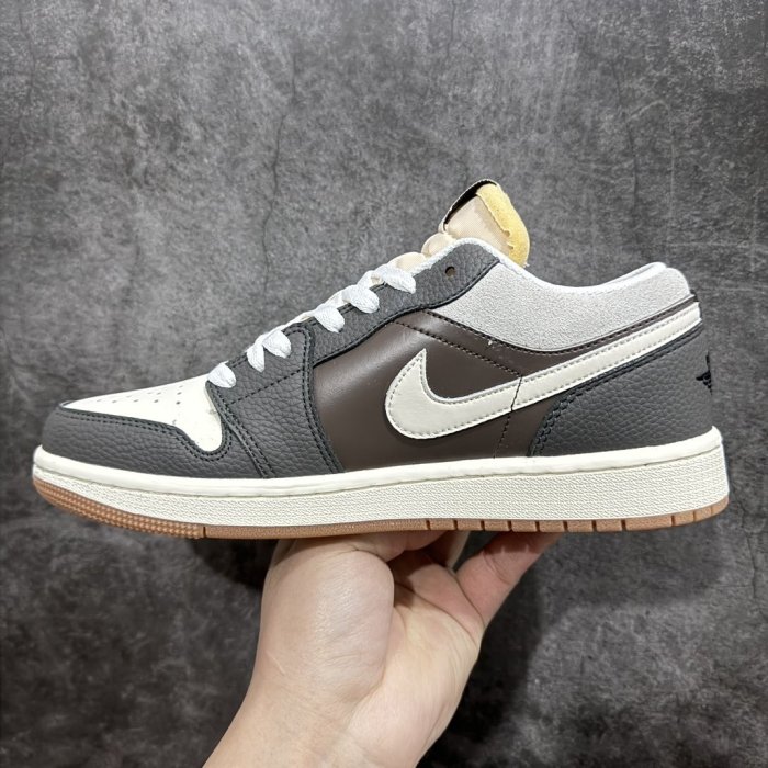 Кросівки Air Jordan 1 Low фото 2