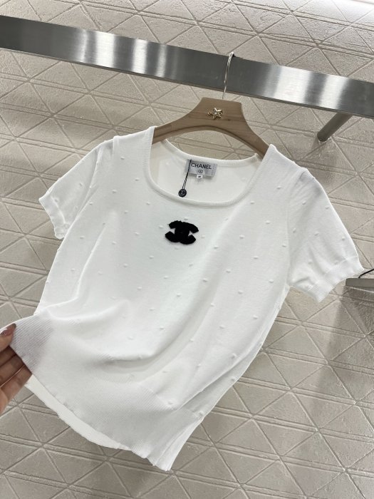 T-shirt women's фото 5