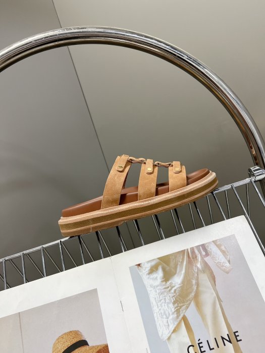 Шлепанцы фото 6