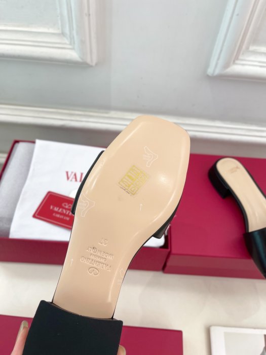 Босоножки фото 9