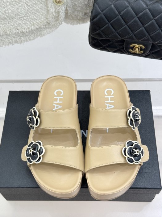 Шлепанцы фото 4