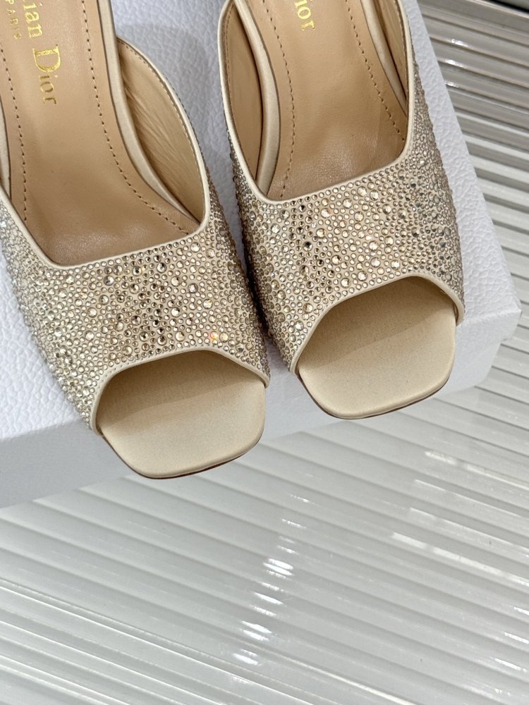 Босоножки фото 7