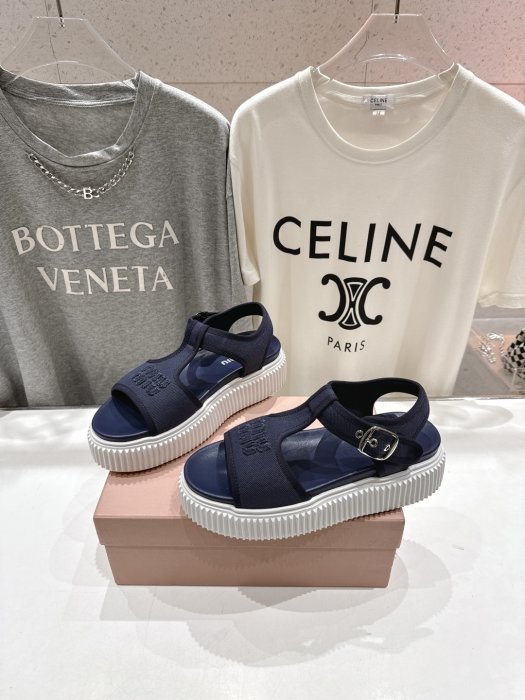 Сандалі жіночі фото 5