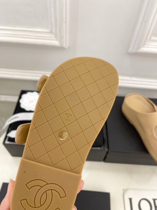 Шлепанцы женские фото 9