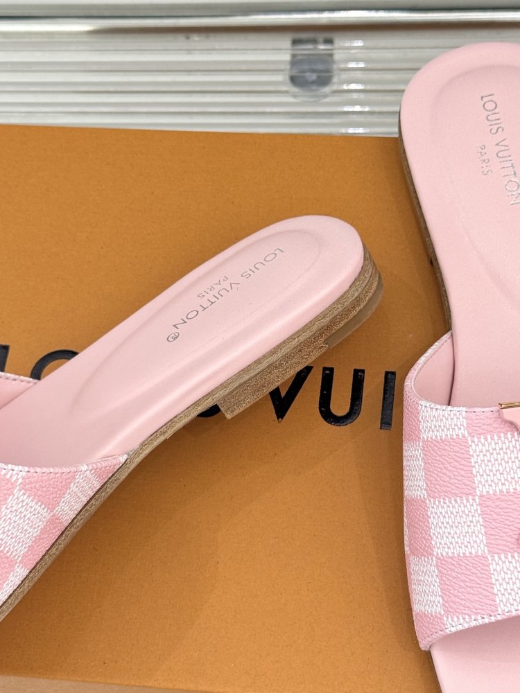 Шлепанцы женские фото 6