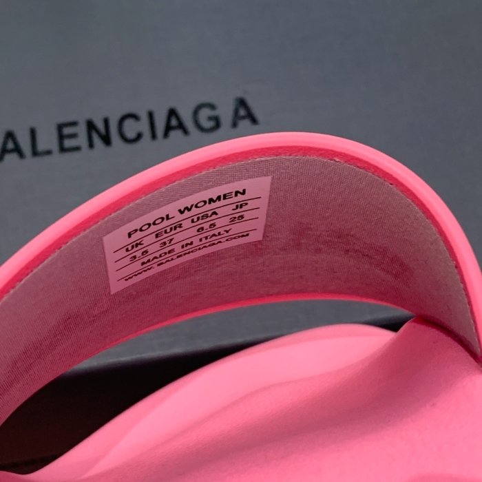 Шлепанцы фото 9