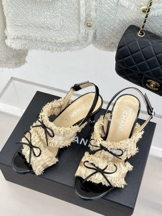 Sandals фото 2