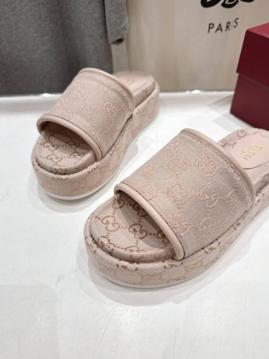 Шлепанцы фото 7