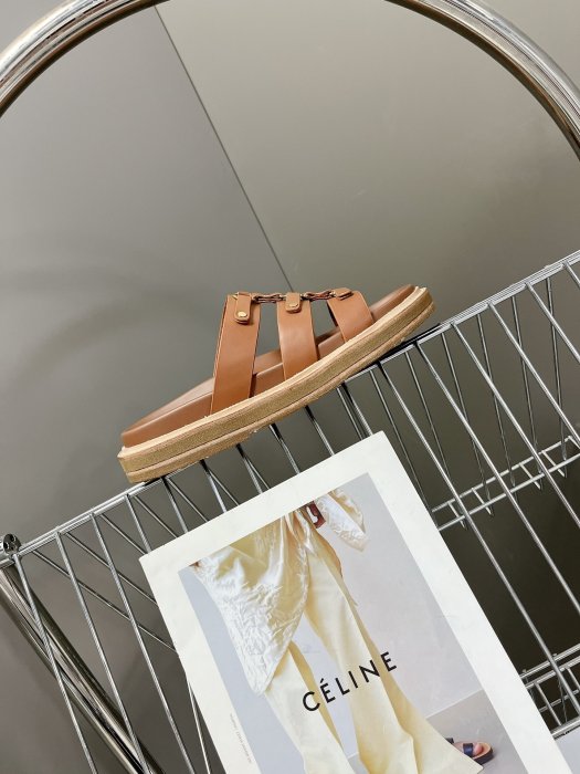 Шлепанцы фото 5