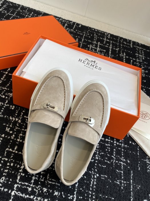 Лоферы кожаные женские фото 4