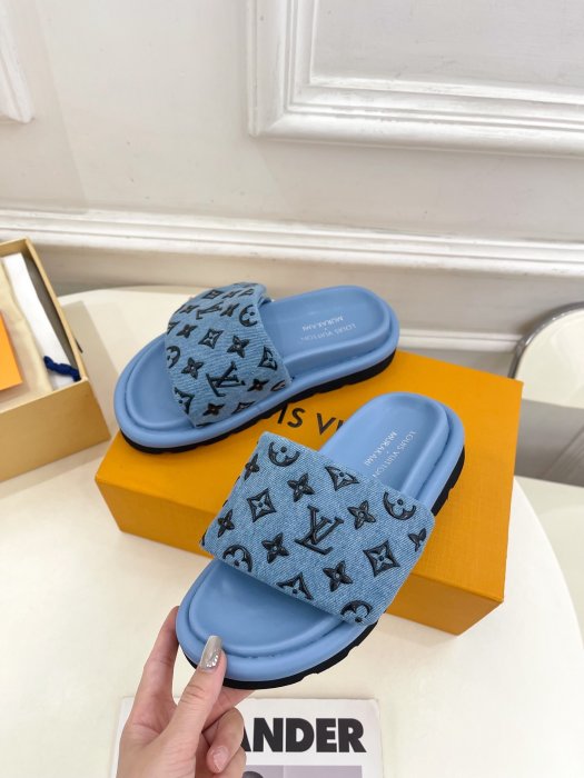 Шлепанцы женские фото 3