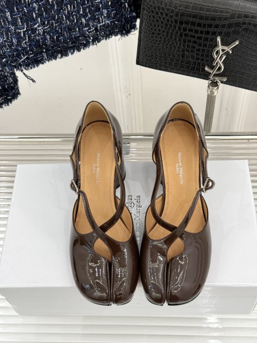 Босоніжки з роздвоєним носком фото 4