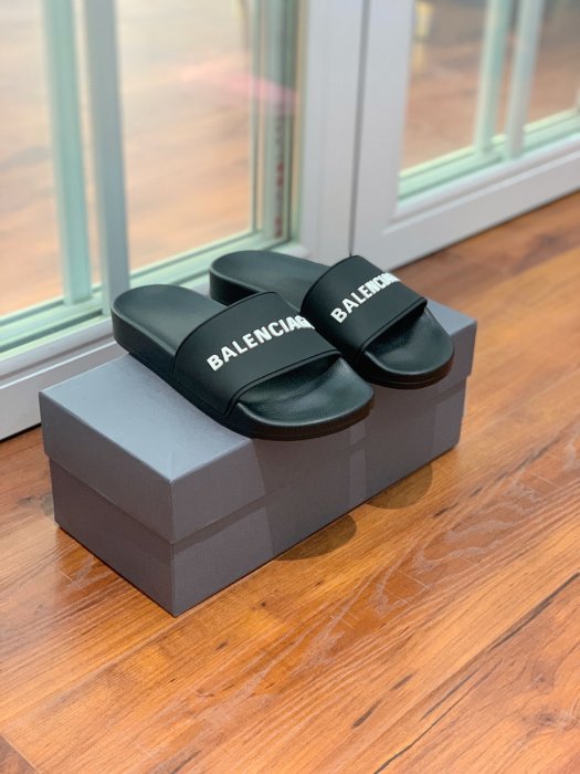 Шлепанцы фото 4