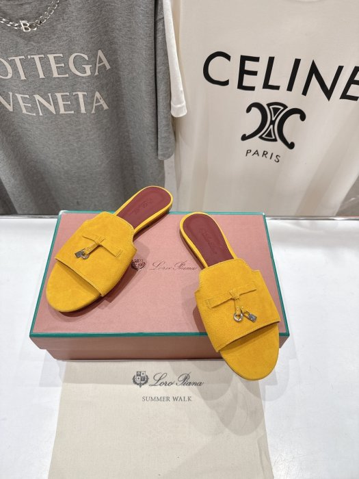 Шлепанцы фото 2