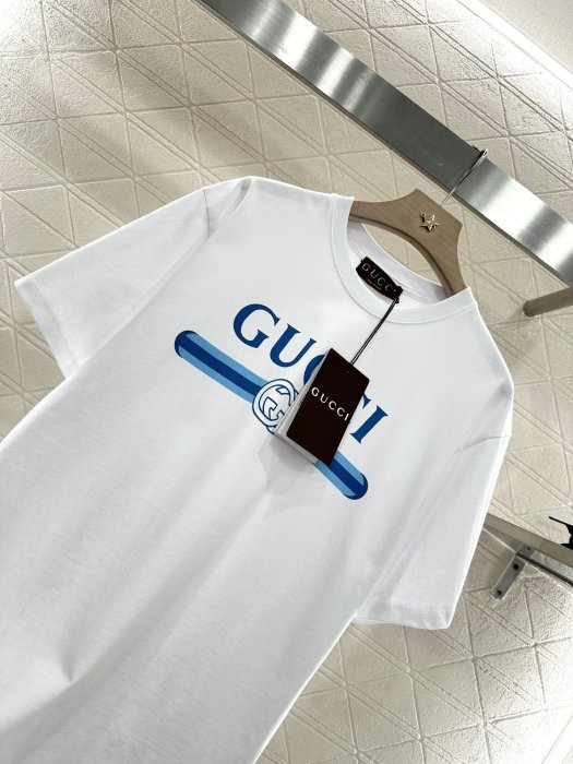 T-shirt women's фото 3