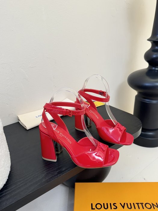 Босоножки фото 2