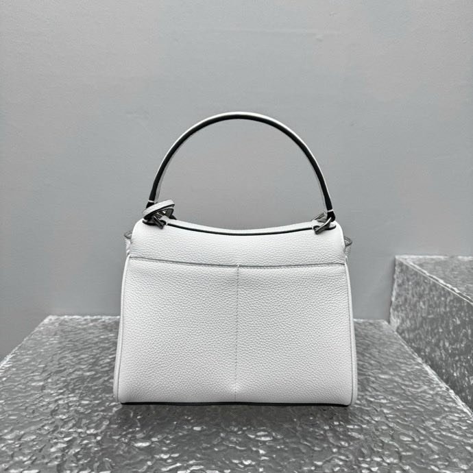 Сумка кожаная белая Silver Rodeo Mini Tote 23 см фото 8