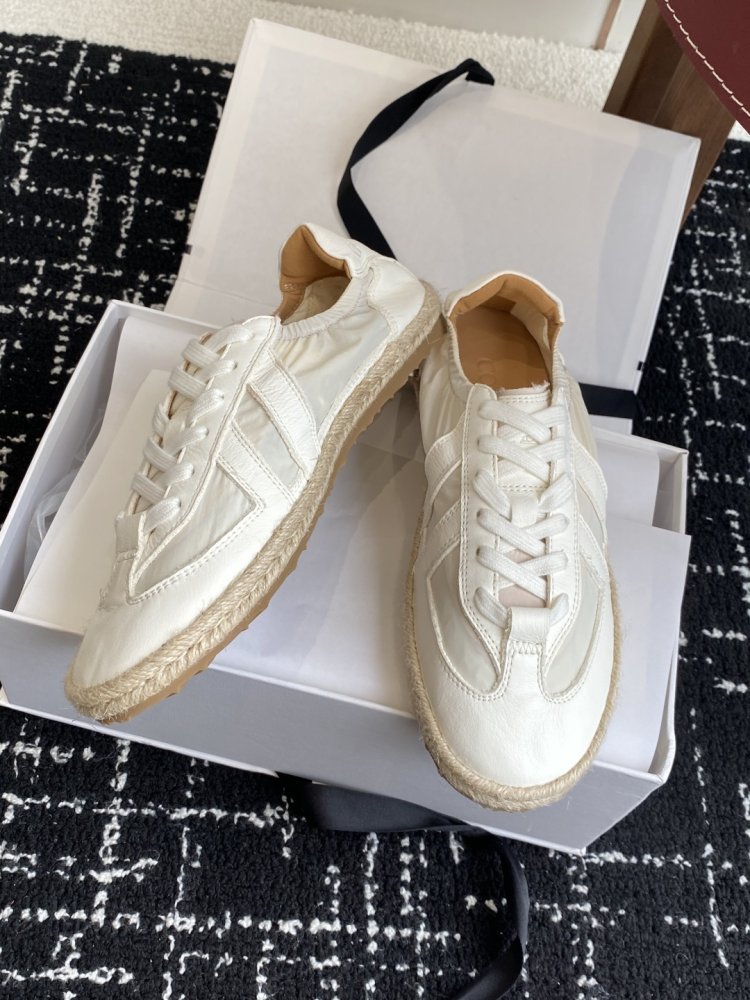 Кросівки жіночі фото 5