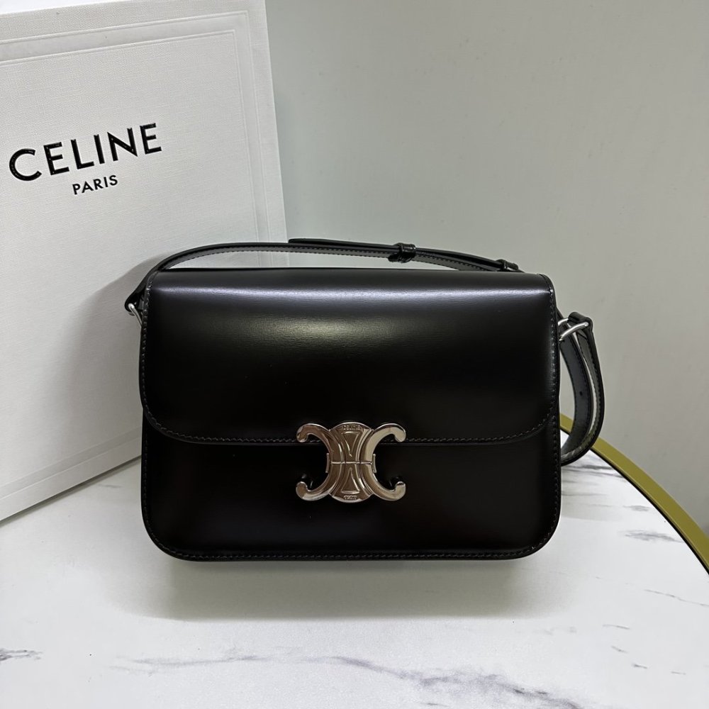 A bag women's Triomphe 22.5 cm