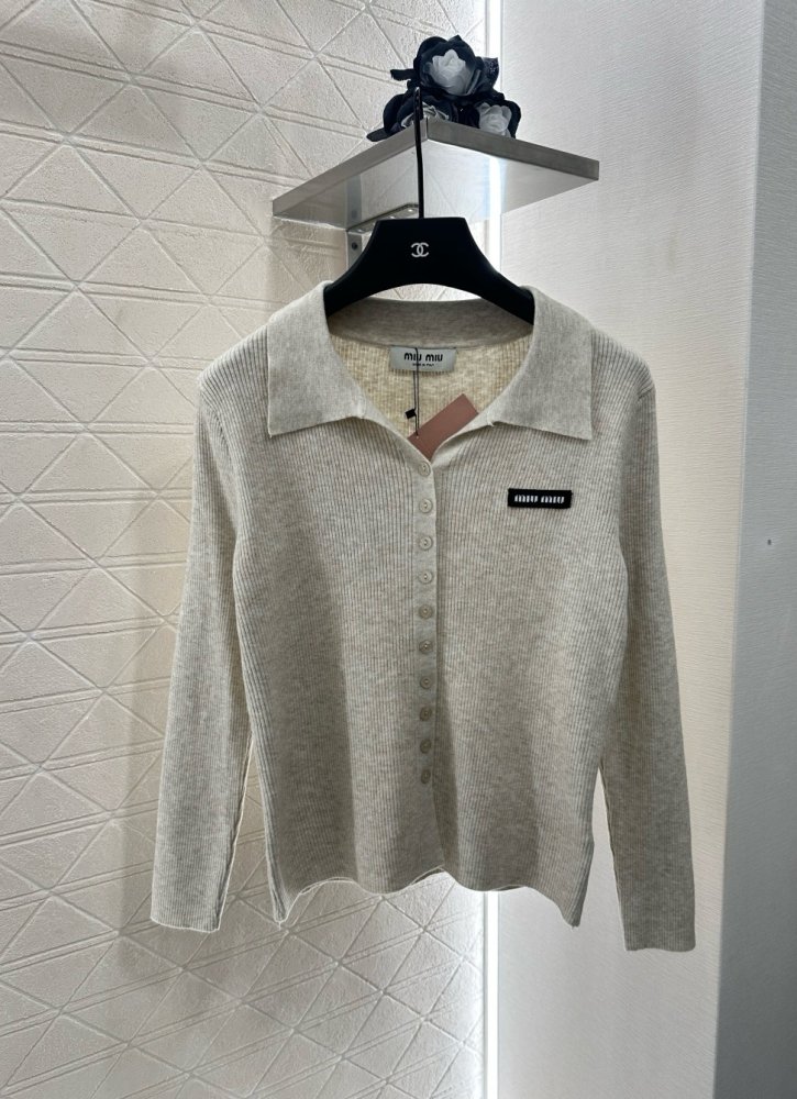 Кофта жіноча