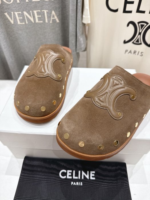 Шлепанцы женские фото 7