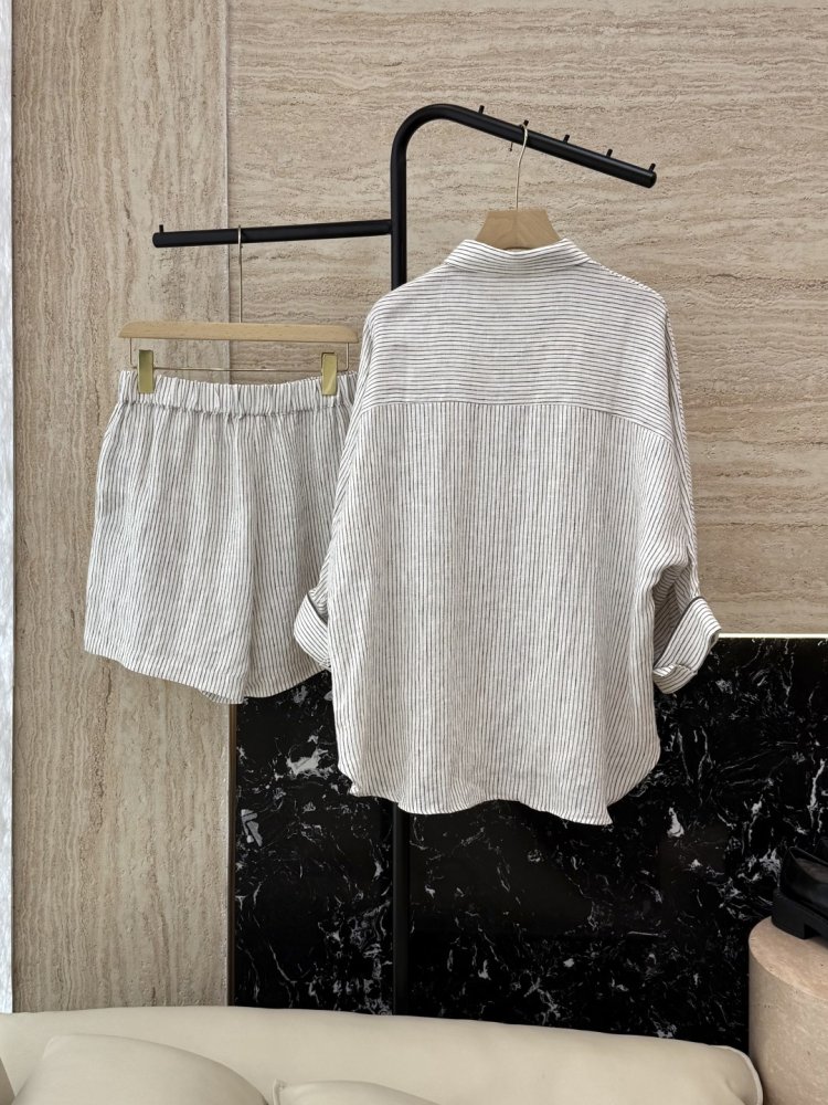 Костюм жіночий фото 2