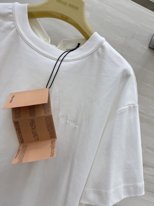 T-shirt women's фото 4