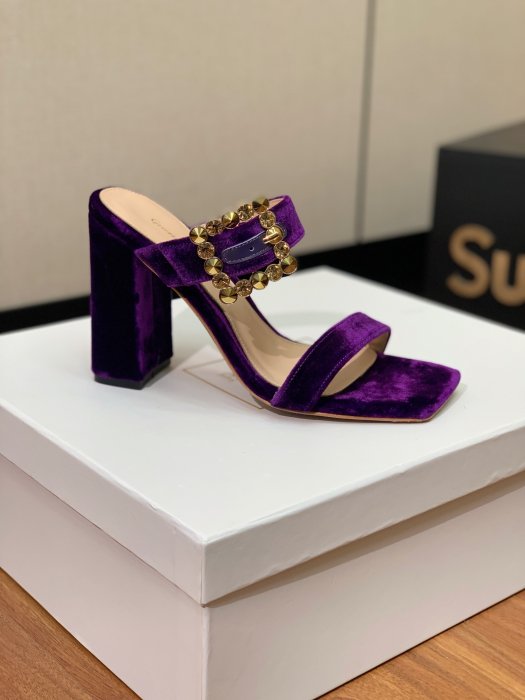 Босоножки фото 3