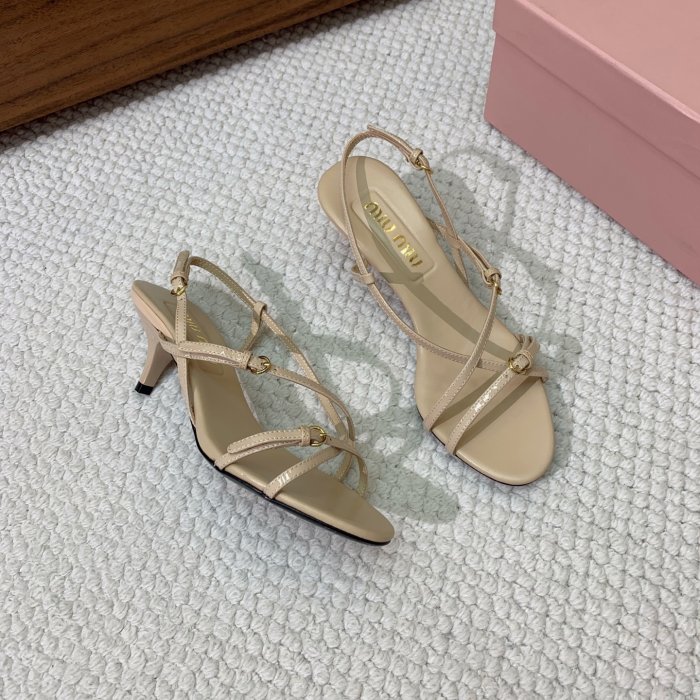 Босоножки фото 3