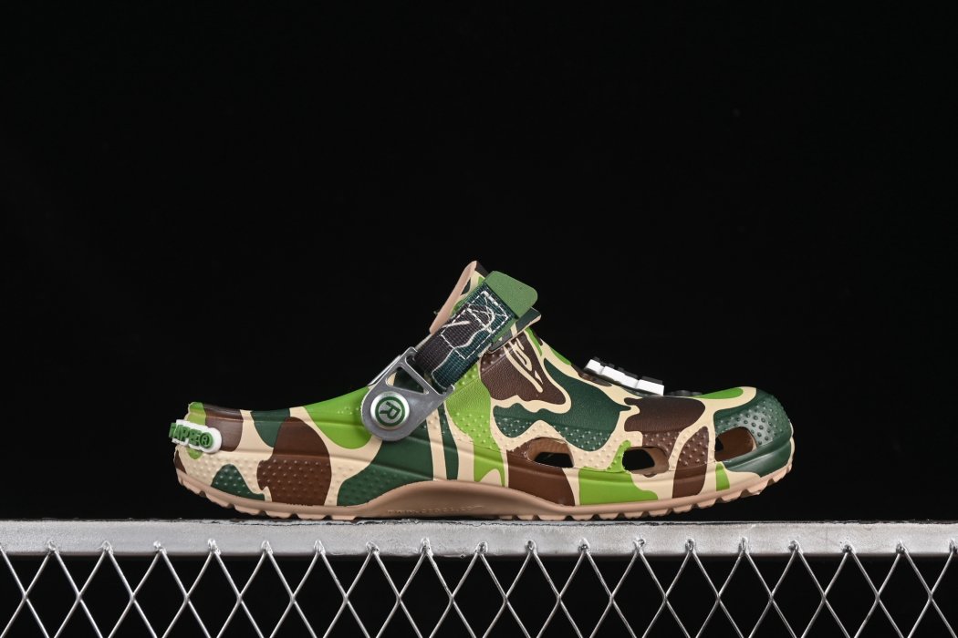 Кроксы Bape x Crocs Classic Clog фото 2