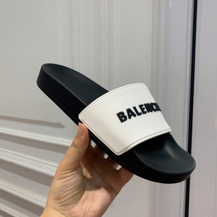 Шлепанцы фото 3