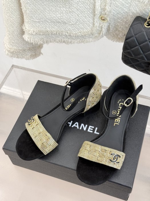 Босоножки фото 2