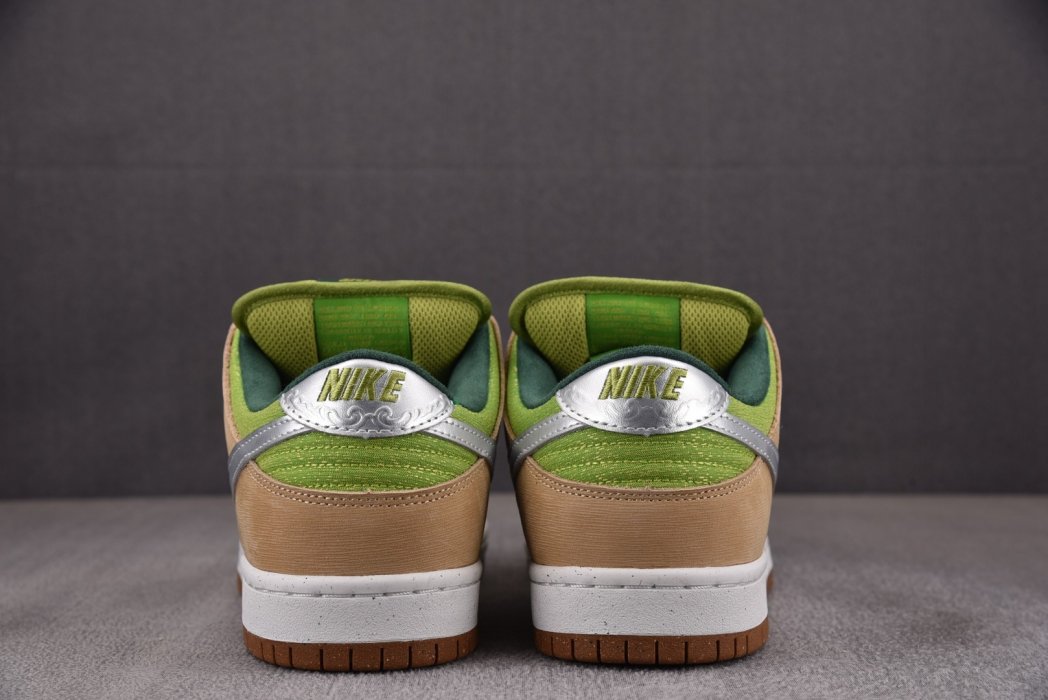 Sneakers SB Dunk Low Escargot фото 5