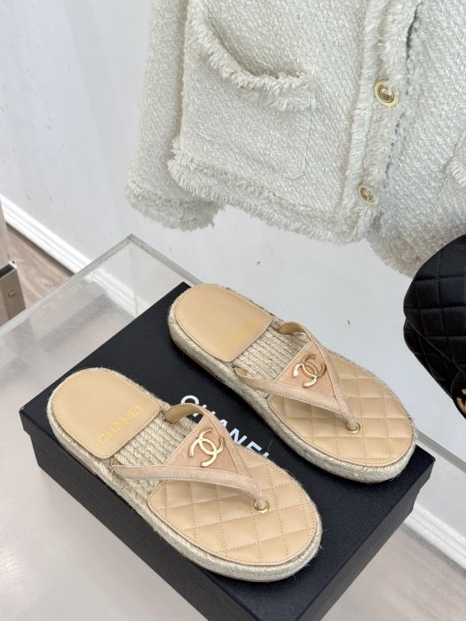 Шлепанцы женские фото 3