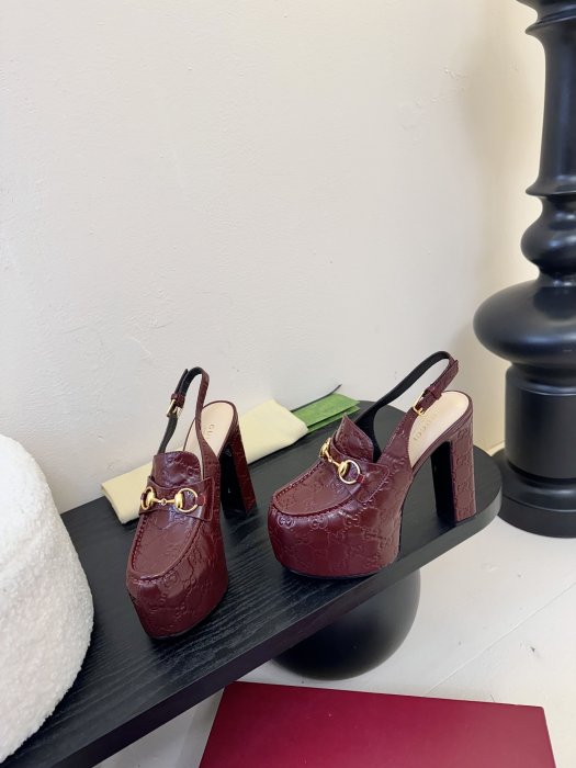 Босоножки фото 3