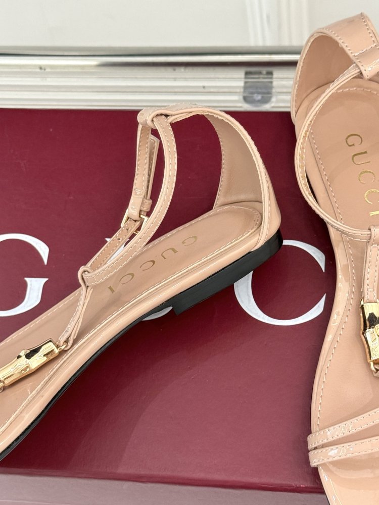 Босоножки фото 6