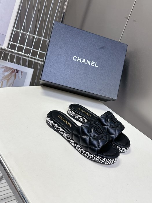 Шлепанцы фото 2