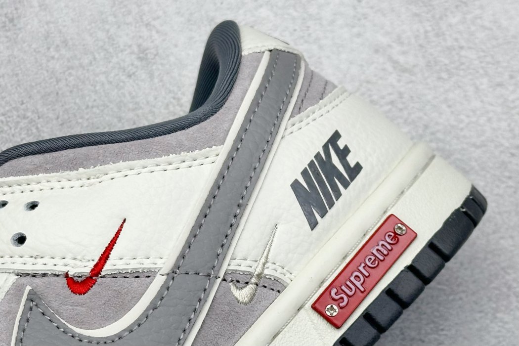 Кроссовки Nike SB Dunk Low Supreme фото 9