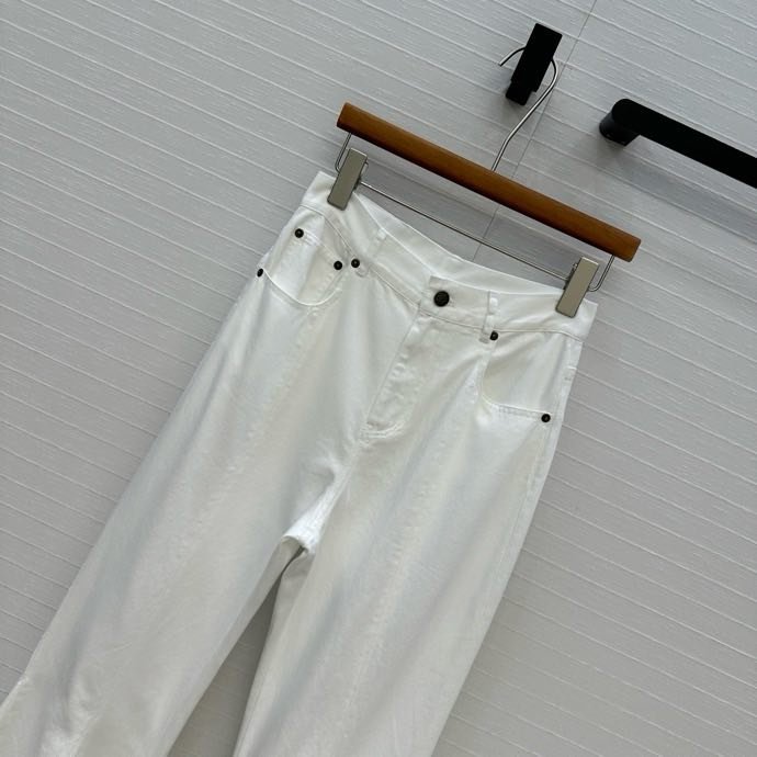 Джинсы женские фото 2