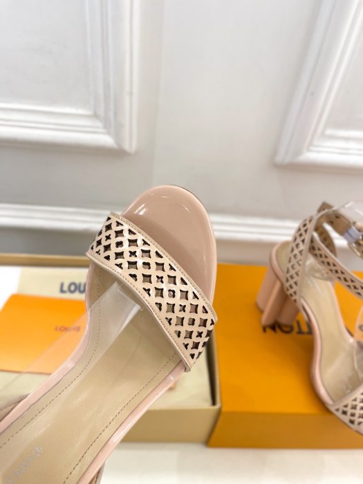 Босоножки фото 7