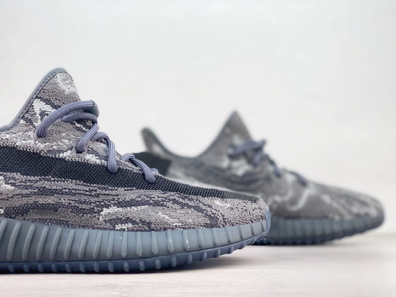 Кроссовки Yeezy Boost 350 V2 Rainbow Grey ID4811 фото 8