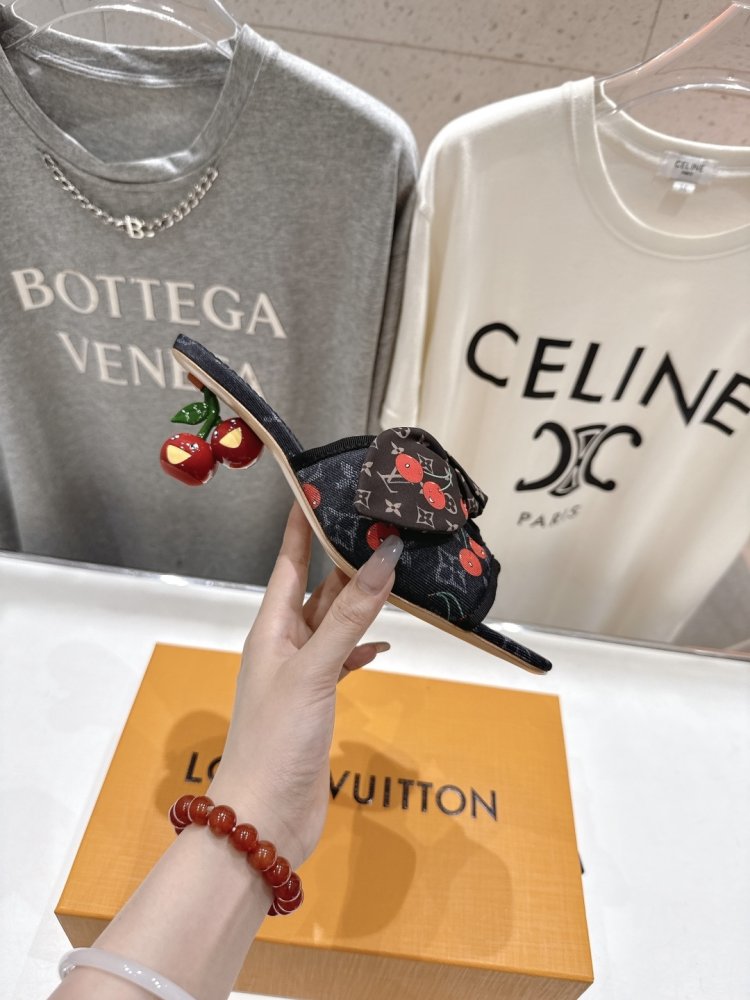 Босоножки фото 5