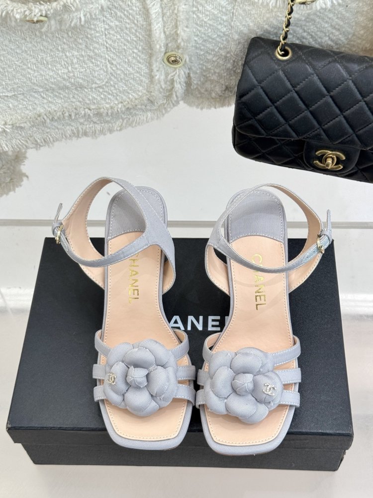 Босоножки фото 4